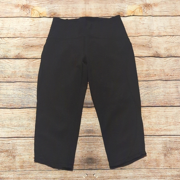 Lululemon Size 6 Black Capris Leggings - Picture 1 of 6